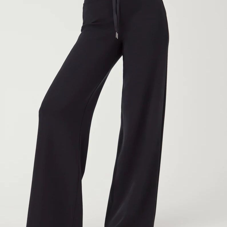 'Spanx' AirEssentials Wide Leg Pant